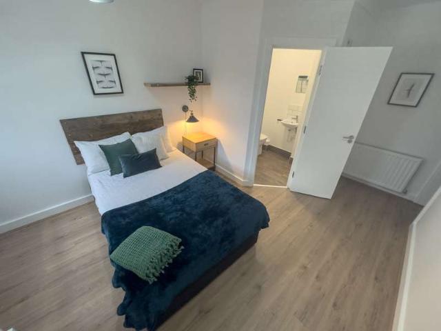 5 Bedroom Terraced House