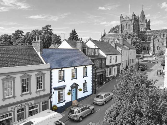 5 Bedroom Terraced House