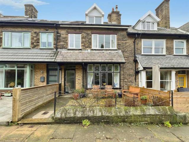 5 Bedroom Terraced House