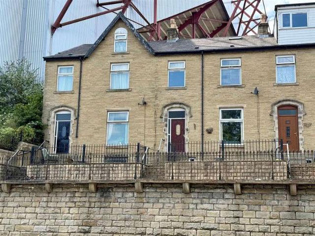 5 Bedroom Terraced House