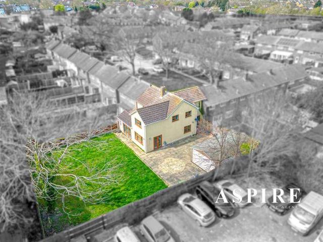 5 Bedroom Terraced House