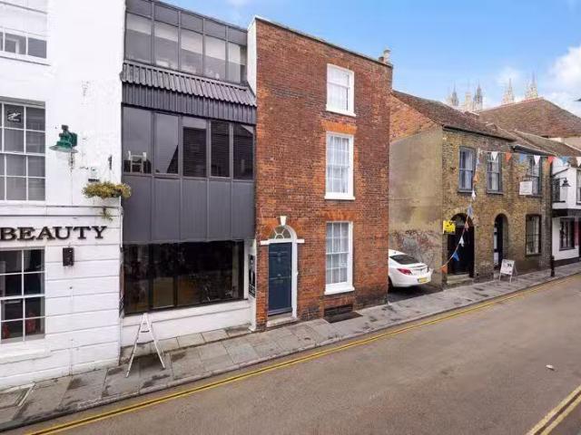 5 bedroom terraced house for rent in Orange Street, Canterbury.