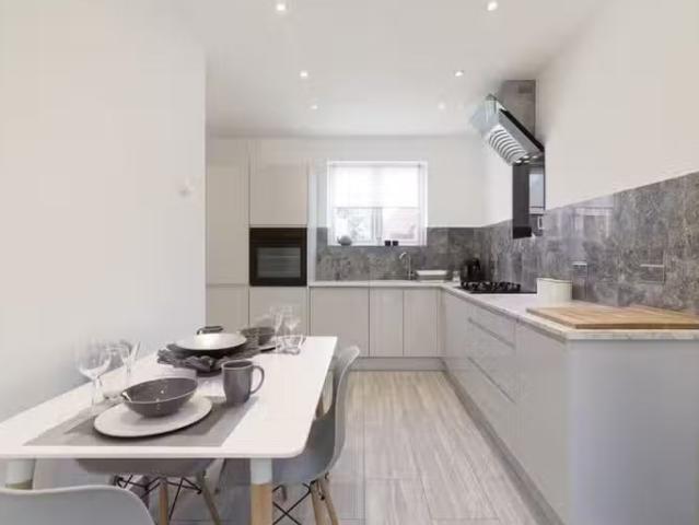 5 bedroom terraced house for rent in Linton Gardens, Beckton, E6