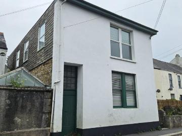 5 bedroom terraced house for sale