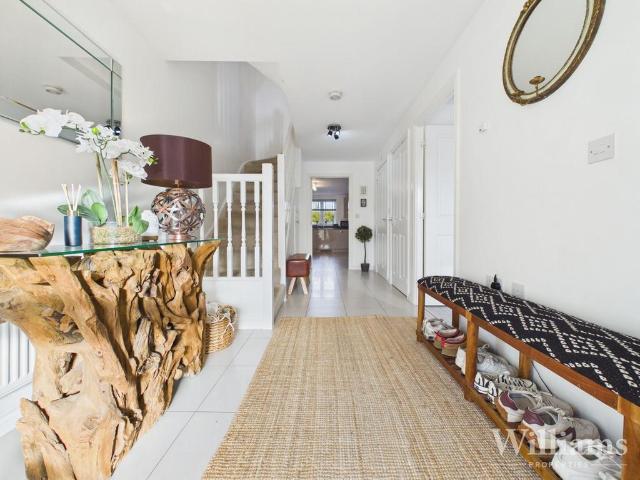 5 bedroom terraced house for sale