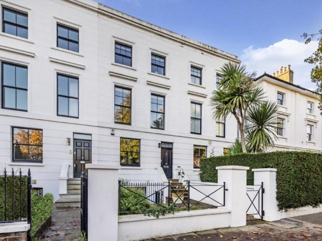 5 bedroom terraced house for sale