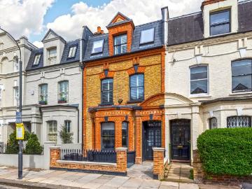 5 bedroom terraced house for sale