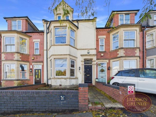 5 bedroom terraced house for sale