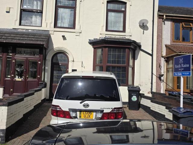 5 bedroom terraced house for sale