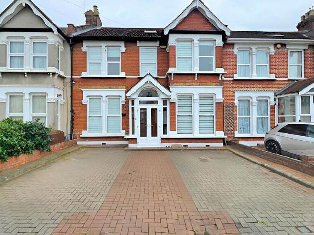 5 bedroom terraced house for sale