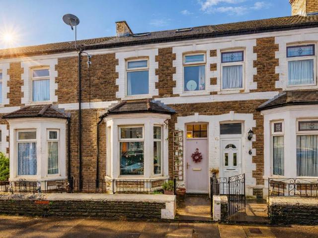 5 bedroom terraced house for sale