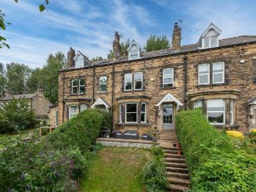 5 bedroom terraced house for sale