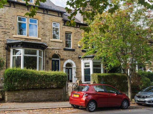 5 bedroom terraced house for sale