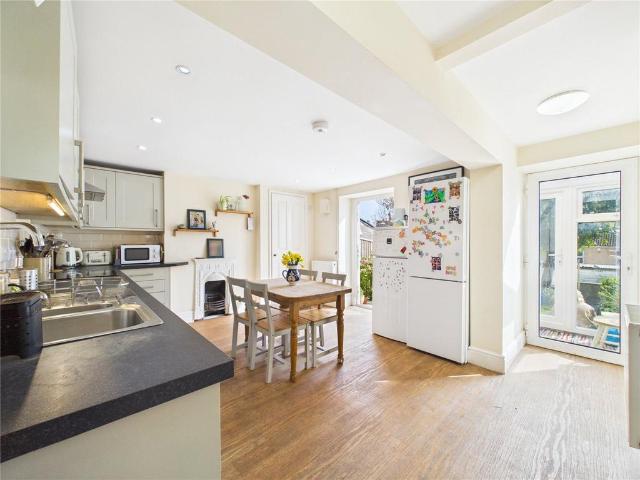5 bedroom terraced house for sale