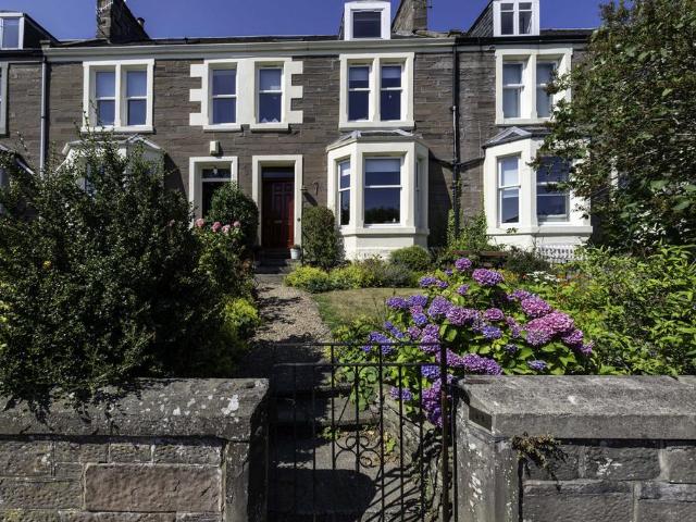 5 bedroom terraced house for sale