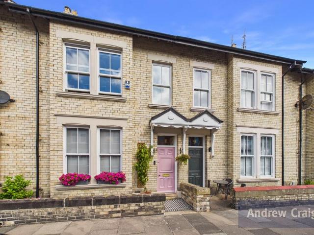 5 bedroom terraced house for sale