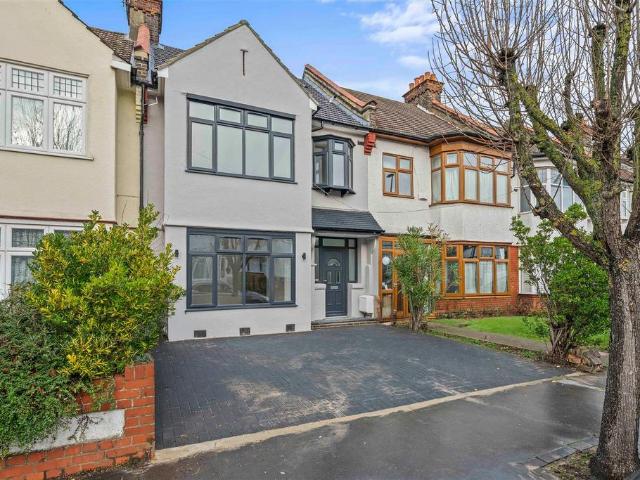 5 bedroom terraced house for sale