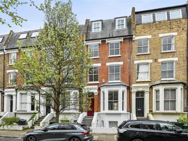 5 bedroom terraced house for sale