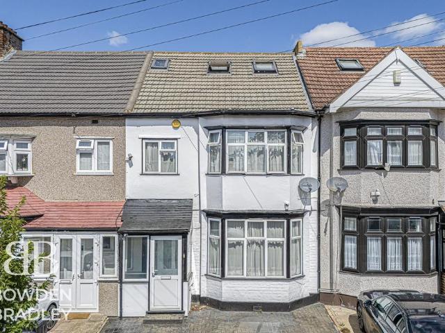 5 bedroom terraced house for sale