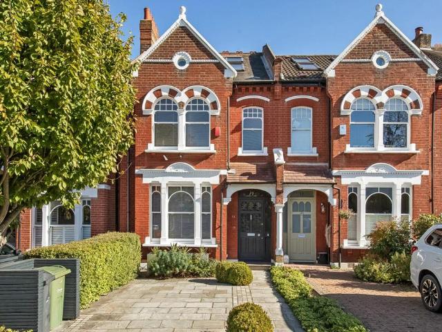 5 bedroom terraced house for sale