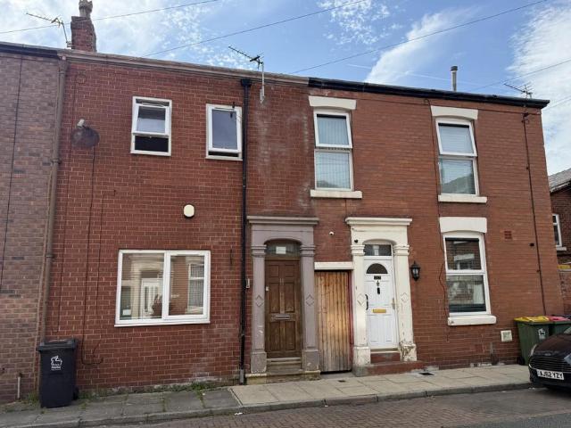 5 bedroom terraced house for sale