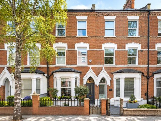 5 bedroom terraced house for sale