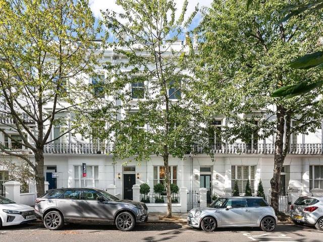 5 bedroom terraced house for sale
