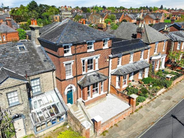 5 bedroom terraced house for sale