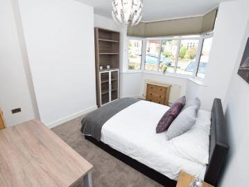 5 bedroom terraced house for sale