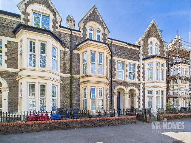 5 bedroom terraced house for sale