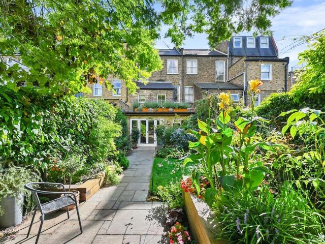 5 bedroom terraced house for sale
