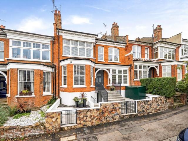 5 bedroom terraced house for sale