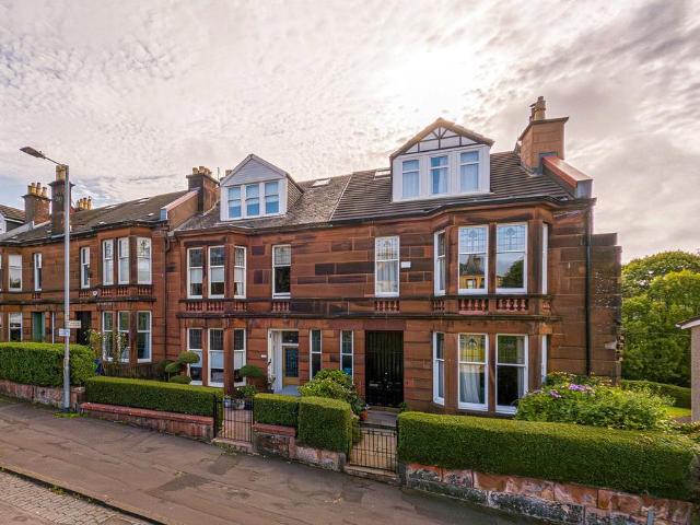 5 bedroom terraced house for sale