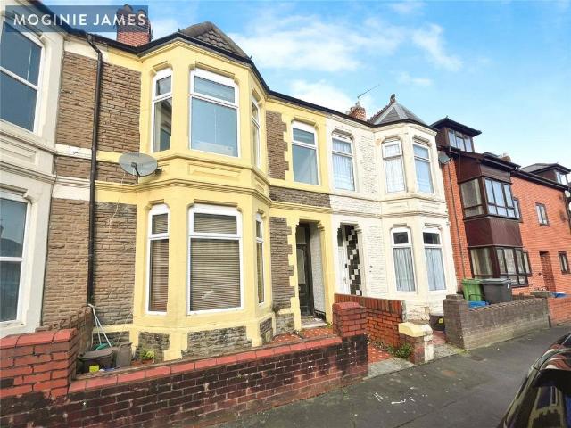 5 bedroom terraced house for sale
