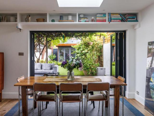 5 bedroom terraced house for sale