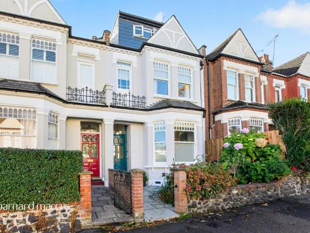 5 bedroom terraced house for sale