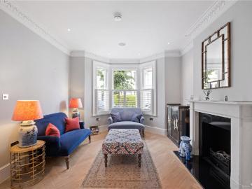 5 bedroom terraced house for sale