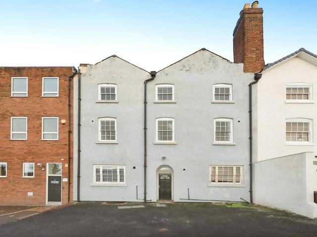 5 bedroom terraced house for sale