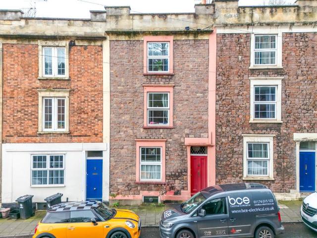 5 bedroom terraced house for sale