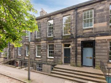 5 bedroom terraced house for sale