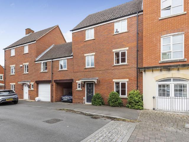 5 bedroom terraced house for sale
