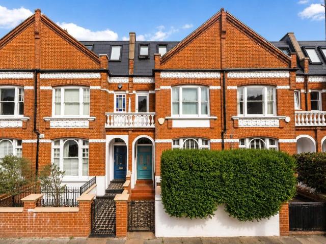 5 bedroom terraced house for sale