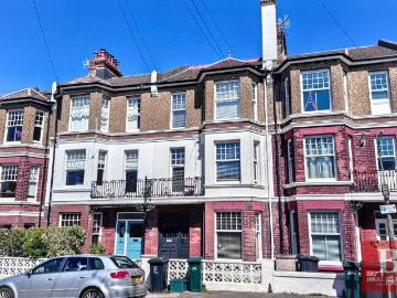5 bedroom terraced house for sale