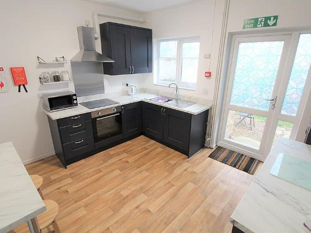 5 bedroom terraced house for sale