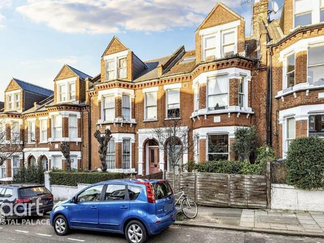 5 bedroom terraced house for sale