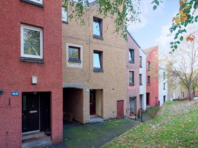 5 bedroom terraced house for sale