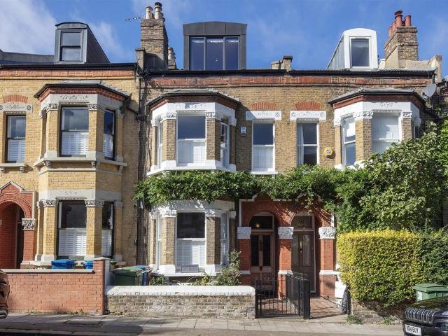 5 bedroom terraced house for sale