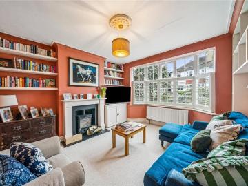 5 bedroom terraced house for sale
