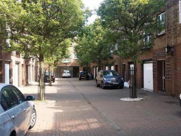 5 bedroom terraced house for sale