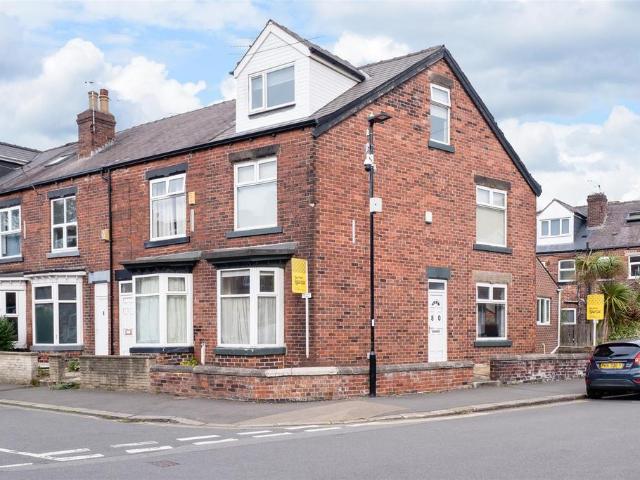 5 bedroom terraced house for sale